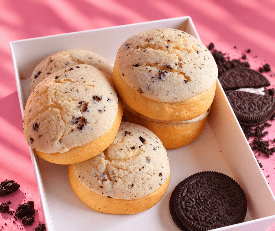 Oreo Conchas – Cookies & Cream (9-Pack) - La Concheria Cafe